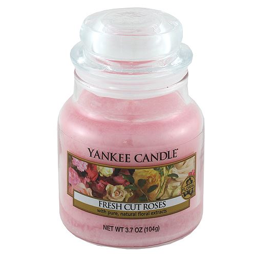 Yankee Candle Fresh Cut Roses vonná svíčka 104 g