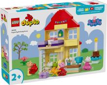 LEGO® DUPLO® Prasátko Peppa 10433 Prasátko Peppa a narozeninový dům (4)