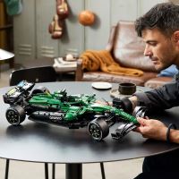 LEGO® Technic 42240 Auto Aston Martin Aramco AMR25 F1® (3)