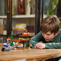 LEGO® Minecraft®  21263 The Badlands Mineshaft (2)