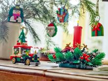 LEGO® Iconic 40746 Santův kamion (1)