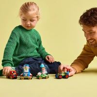 LEGO® │ Disney a Pixar 43264 Slavnostní vláček a Autíčko z Příběhu hraček (1)