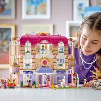 LEGO® Friends 42704 Grand Hotel v městečku Heartlake (1)